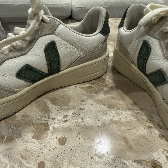 Veja Women’s White and Gray Sneakers with Green Accents - Picture 3 of 7